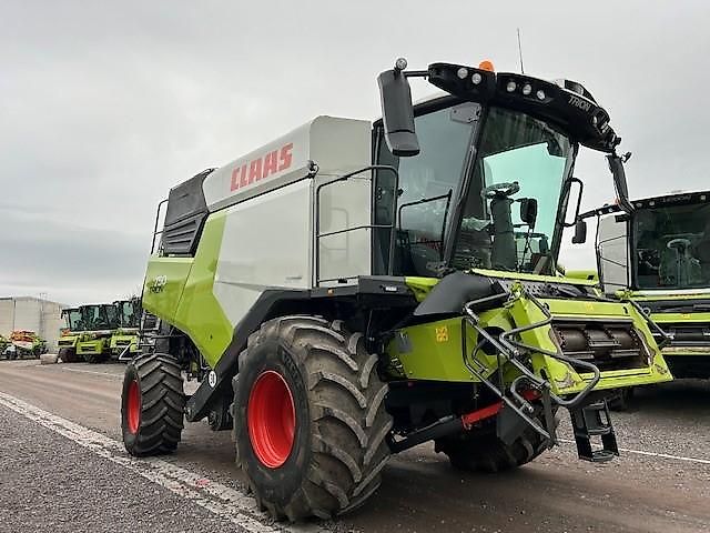 Claas TRION 750